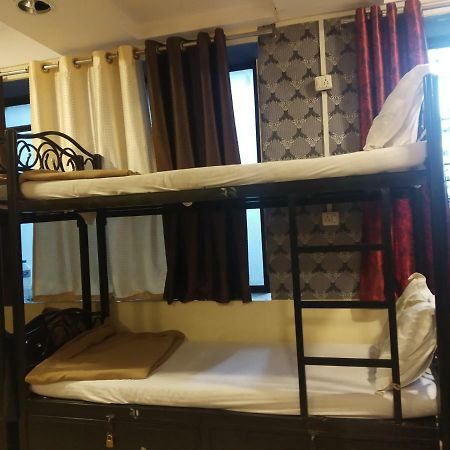 Bandra Dormitory Only For Indian Мумбай Екстериор снимка