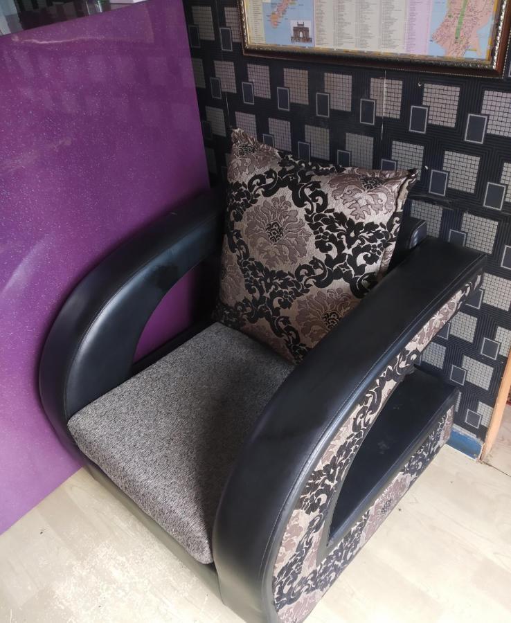 Bandra Dormitory Only For Indian Мумбай Екстериор снимка