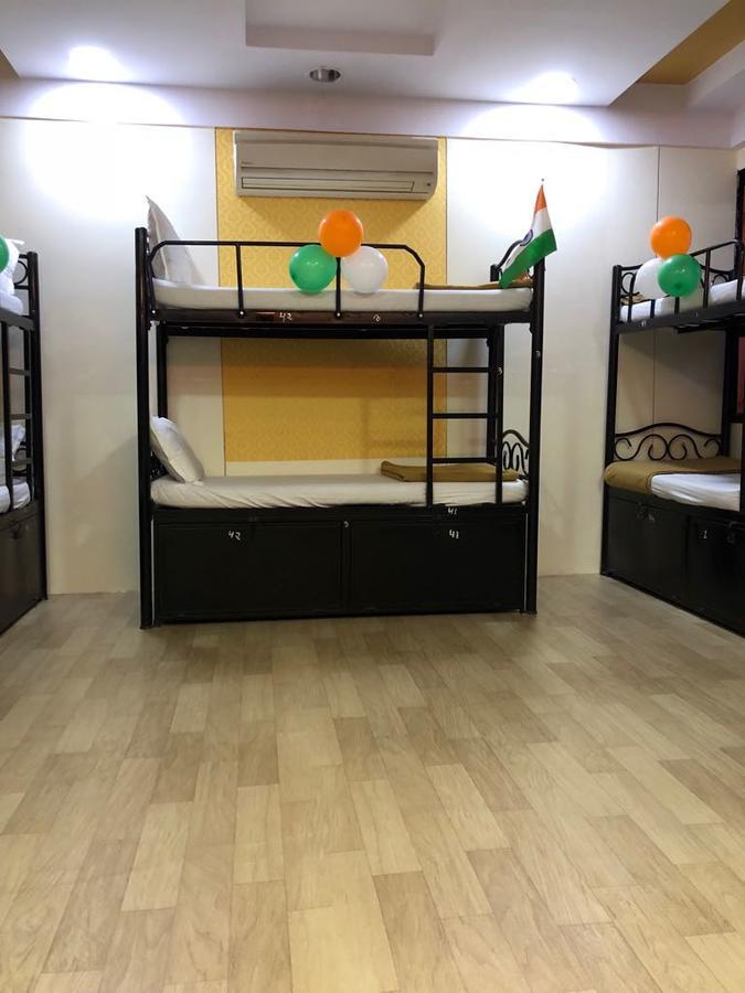 Bandra Dormitory Only For Indian Мумбай Екстериор снимка