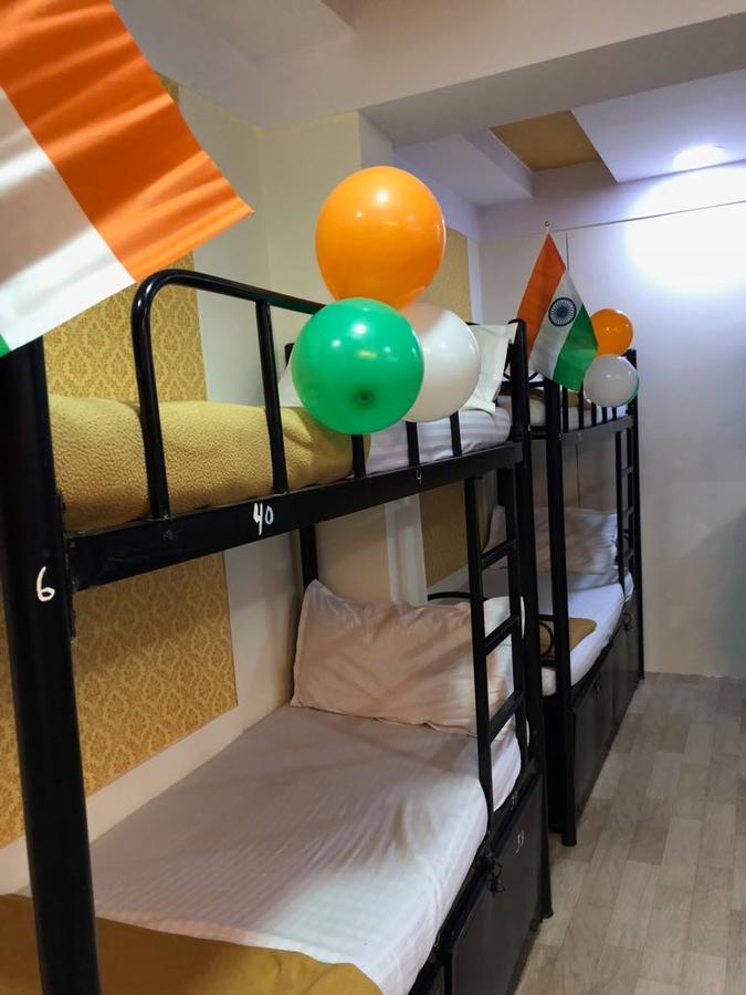 Bandra Dormitory Only For Indian Мумбай Екстериор снимка