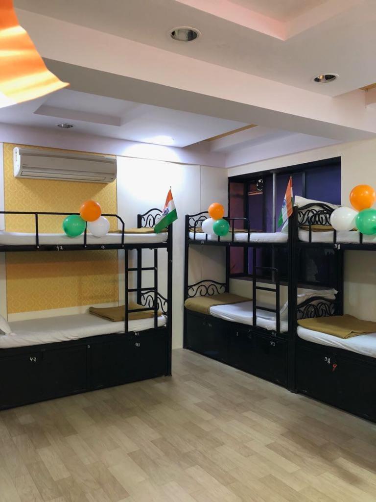 Bandra Dormitory Only For Indian Мумбай Екстериор снимка