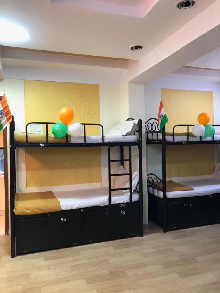 Bandra Dormitory Only For Indian Мумбай Екстериор снимка