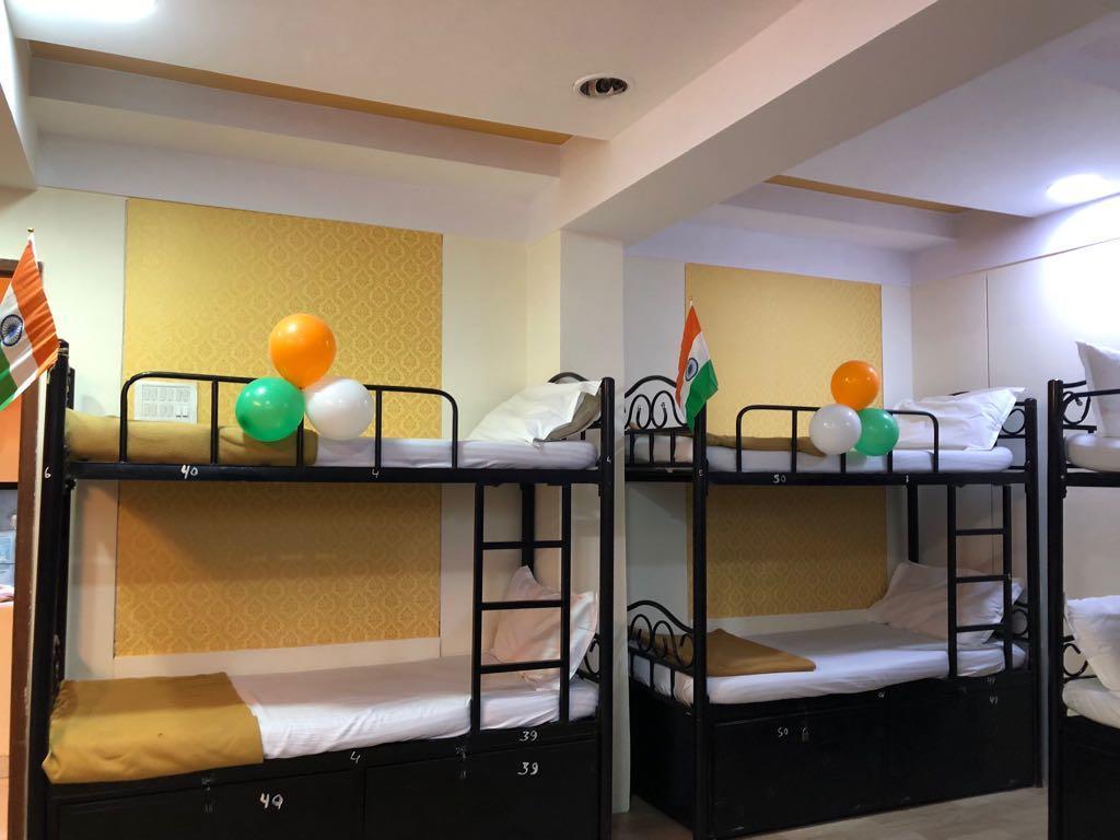 Bandra Dormitory Only For Indian Мумбай Екстериор снимка